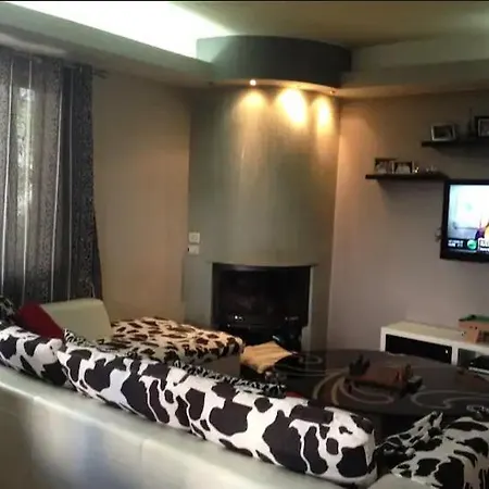 Hotel House Next To A Beautiful Park 4*